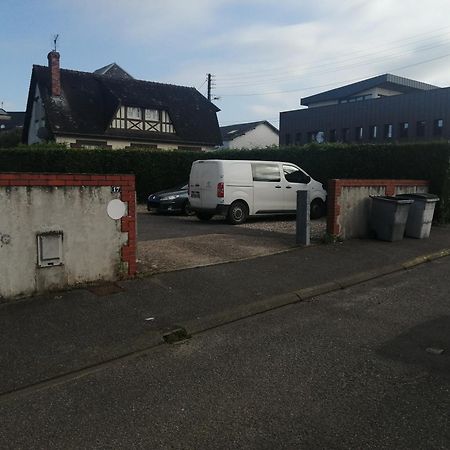 Charmant Studio A Cote De La Gare Yvetot Buitenkant foto